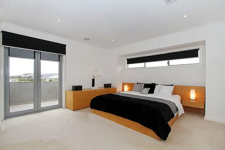 Sixth view of Homely house listing, 10 Ashbury Grove, Hillside VIC 3037