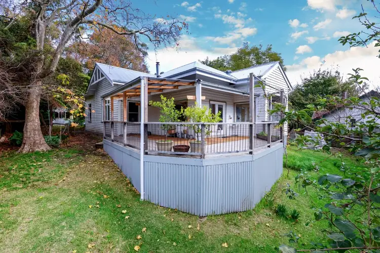 11 Cecil Street, Warburton VIC 3799