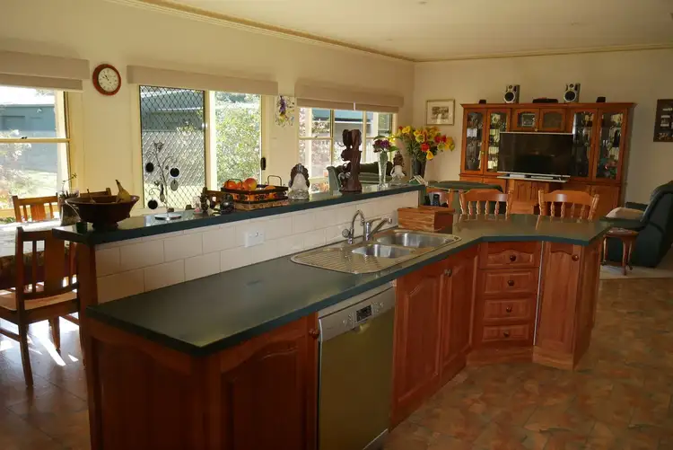 Sixth view of Homely house listing, 9 Sutherland Avenue, Shepparton VIC 3630