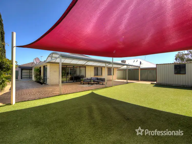 3 Steineck Way, Wattle Grove WA 6107