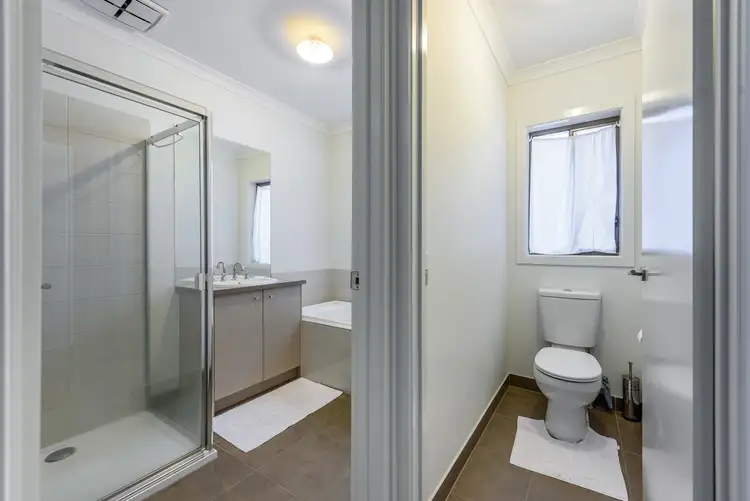 Fifth view of Homely house listing, 9 Violet Place, Craigieburn VIC 3064