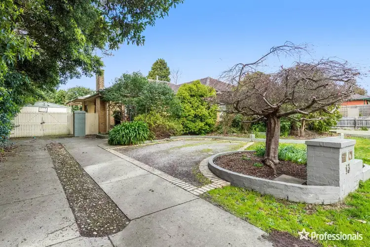 13 Kumala Road, Bayswater VIC 3153
