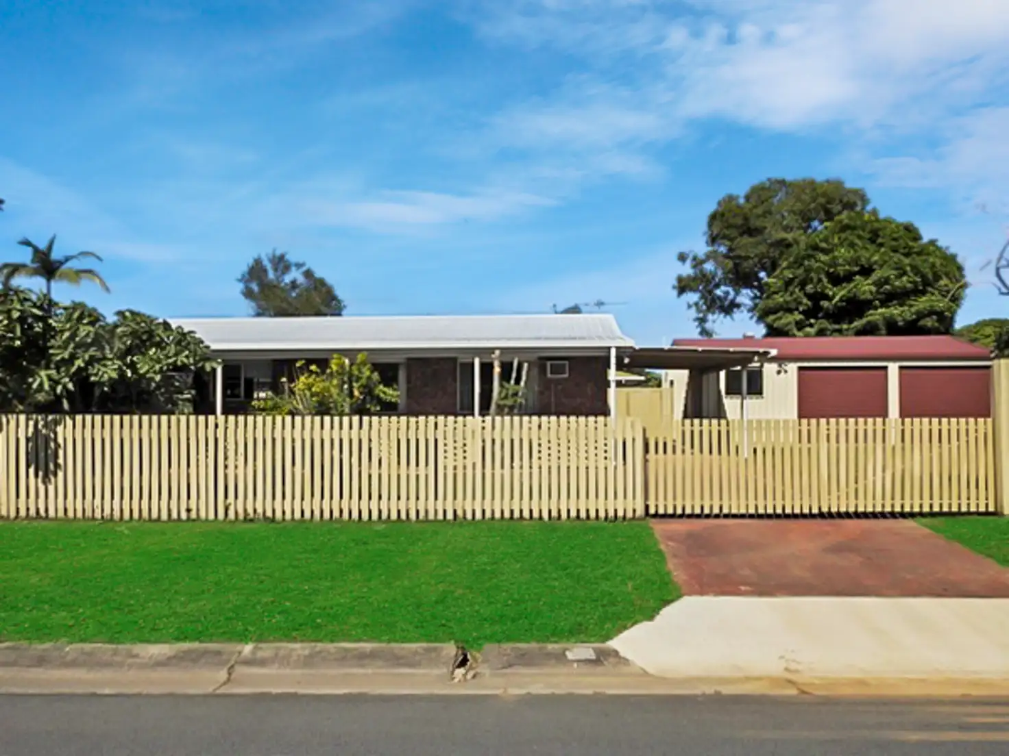 Main view of Homely house listing, 4 Mansfield Drive, Beaconsfield QLD 4740