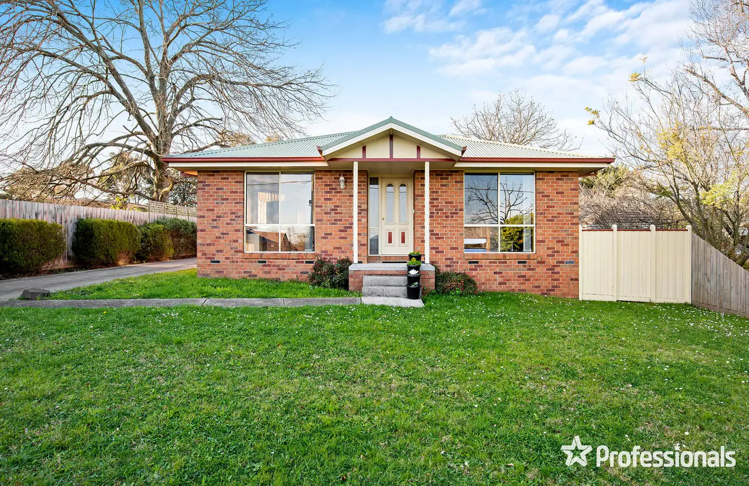 Main view of Homely unit listing, 1/79 Taylor Road, Mooroolbark VIC 3138