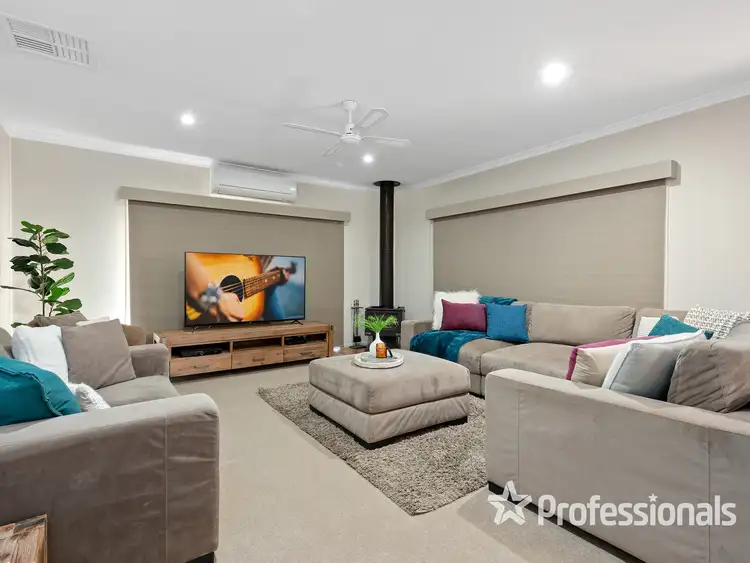Second view of Homely house listing, 13 Pascoe Court, Mooroolbark VIC 3138