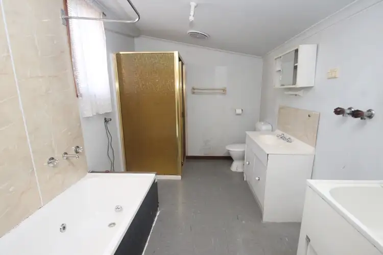 Fifth view of Homely house listing, 6 Dundas Road, Maryborough VIC 3465