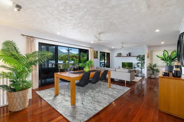 10 Sommerville Crescent, Whitfield QLD 4870