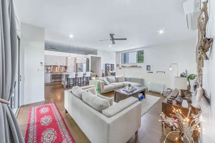 8 Raddle Court, Cannonvale QLD 4802