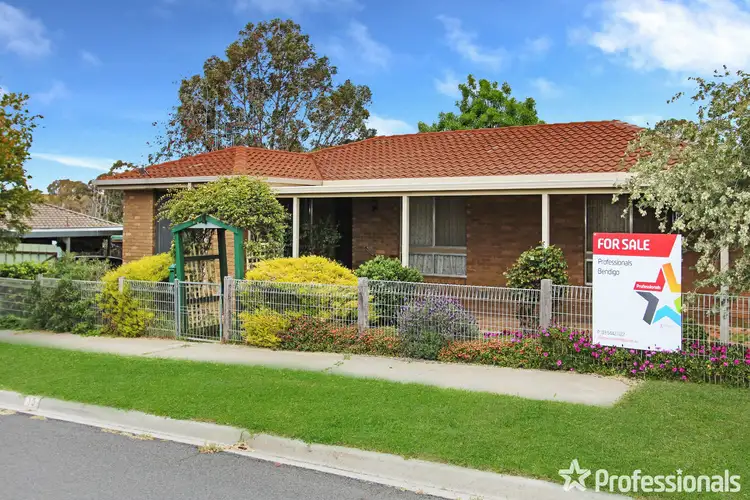15 Waugh Street, Kangaroo Flat VIC 3555