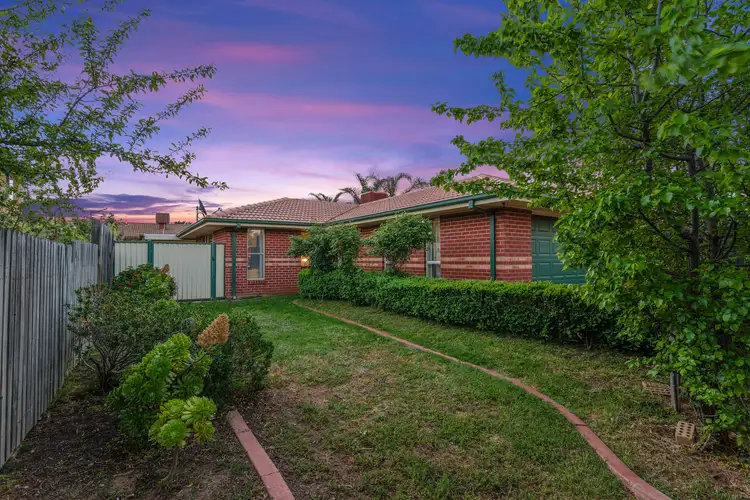 9 Colston Drive, Hillside VIC 3037
