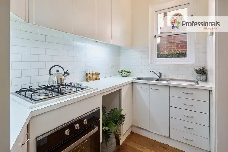 Third view of Homely apartment listing, 2/31 Broadway, Elwood VIC 3184
