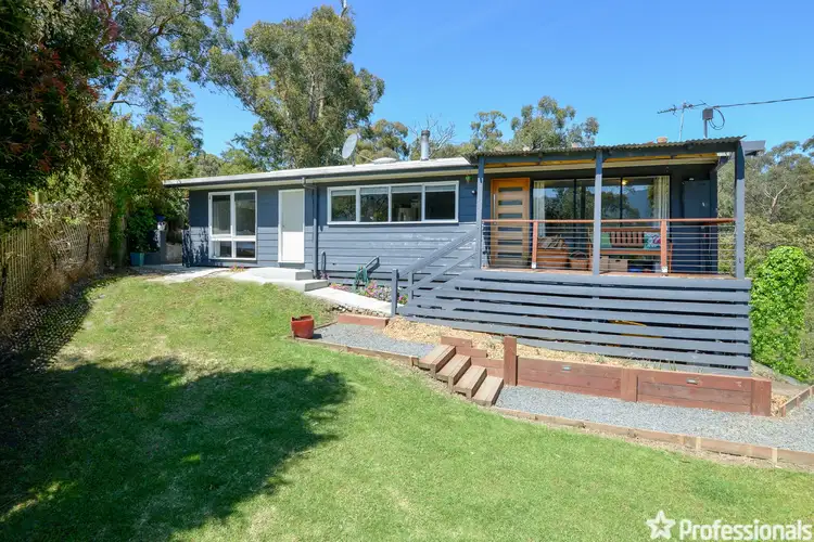10 The Crescent, Wesburn VIC 3799