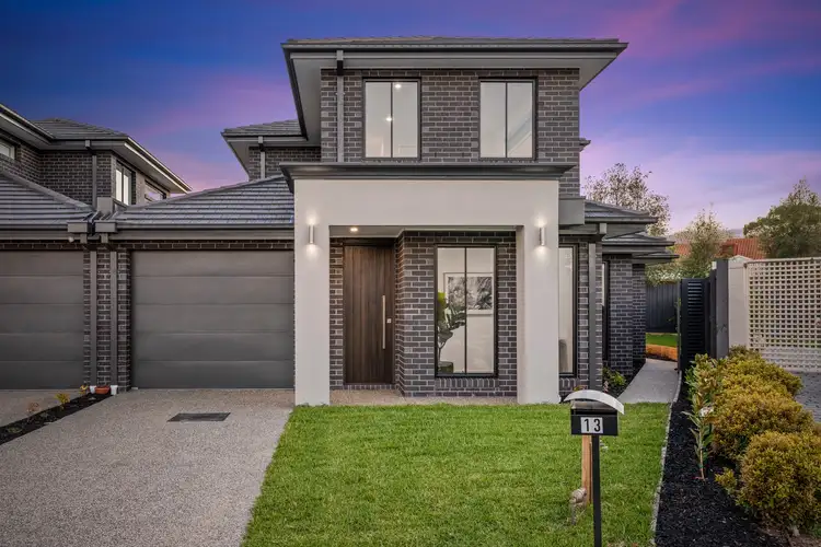 13 Murrabit Grove, Taylors Lakes VIC 3038