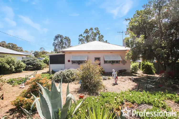 26 McKinnon Road, Dunolly VIC 3472