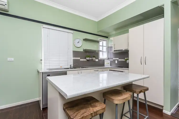 278 Rainbow Street, Shorncliffe QLD 4017