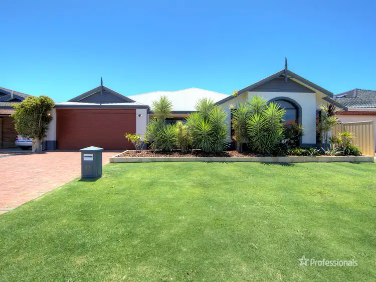 17 Christchurch Boulevard, Canning Vale WA 6155
