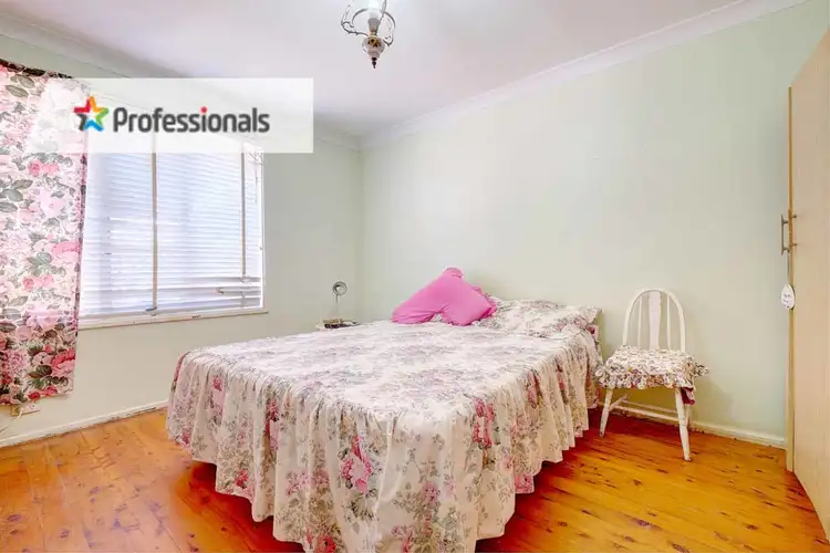 Fourth view of Homely house listing, 18 Neeta Avenue, Cambridge Park NSW 2747