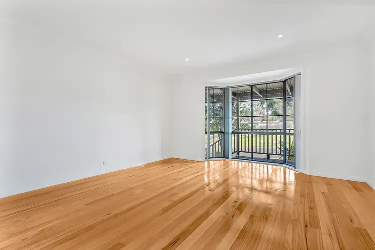 Fifth view of Homely house listing, 3 Chinnock Court, Craigieburn VIC 3064