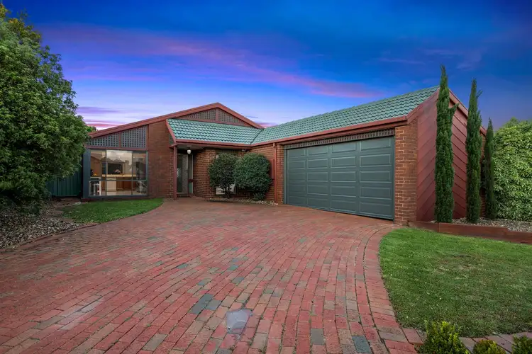 31 Messina Crescent, Taylors Lakes VIC 3038