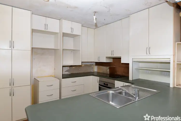Second view of Homely house listing, 9 William Crescent, Millgrove VIC 3799