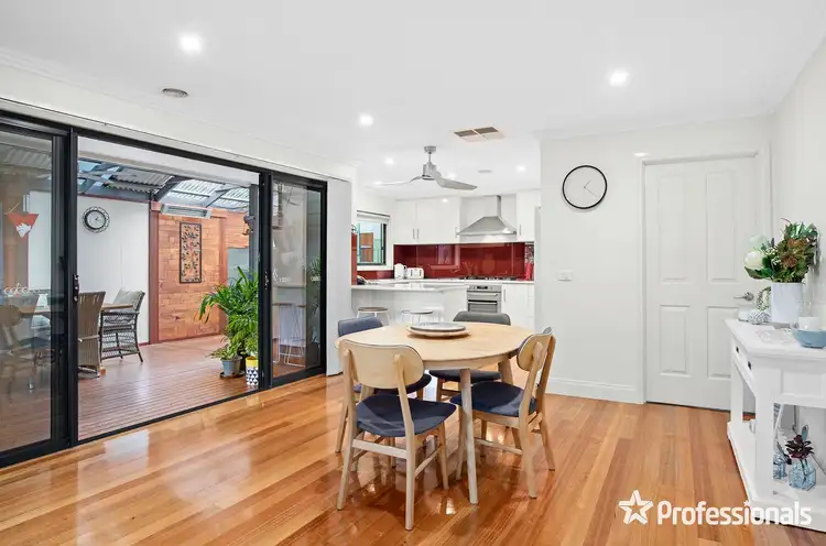 Sixth view of Homely unit listing, 10a Diane Crescent, Mooroolbark VIC 3138