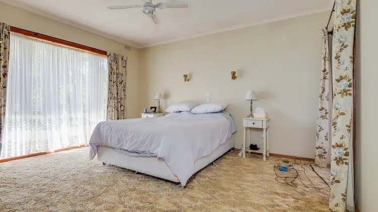 Fifth view of Homely house listing, 4 Ivanhoe Court, Shepparton VIC 3630