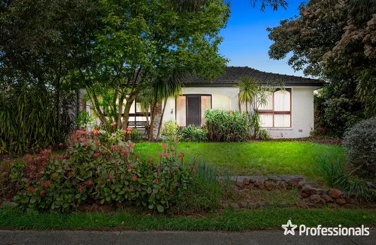 4 Bimbadeen Drive, Mooroolbark VIC 3138
