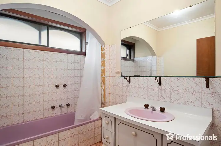 Sixth view of Homely house listing, 4 Bimbadeen Drive, Mooroolbark VIC 3138