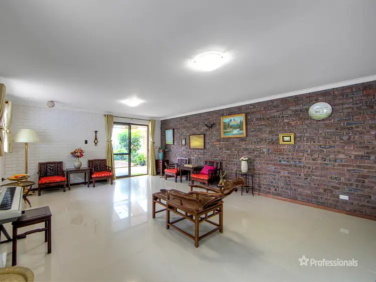 33 Morris Drive, Forrestfield WA 6058
