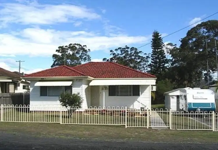 69 Springwood Avenue, Ettalong Beach NSW 2257