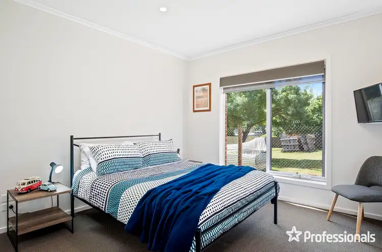 Sixth view of Homely house listing, 2/11 Glen View Road, Mount Evelyn VIC 3796