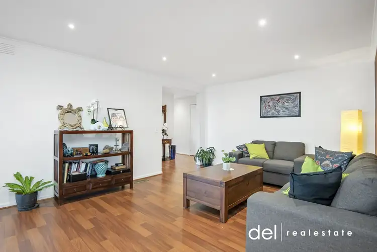 Second view of Homely house listing, 5 Goldsmith Close, Endeavour Hills VIC 3802