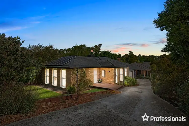 28 Swinburne Avenue, Mooroolbark VIC 3138