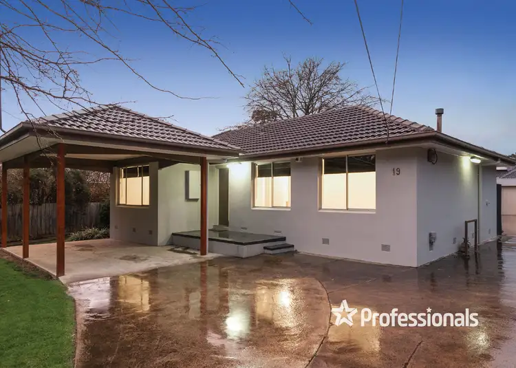 19 Lincoln Road, Croydon VIC 3136