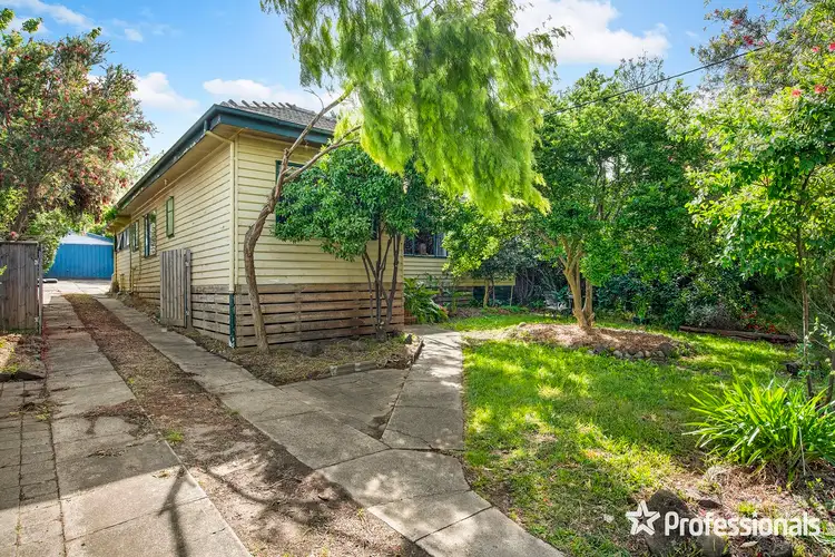 8 Clegg Avenue, Croydon VIC 3136