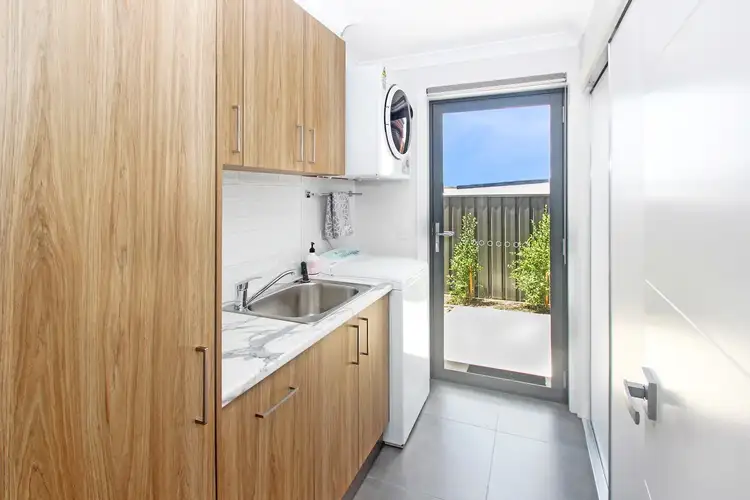 Sixth view of Homely house listing, 10 Central Court, Maryborough VIC 3465