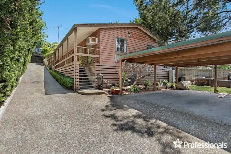 75 Winyard Drive, Mooroolbark VIC 3138