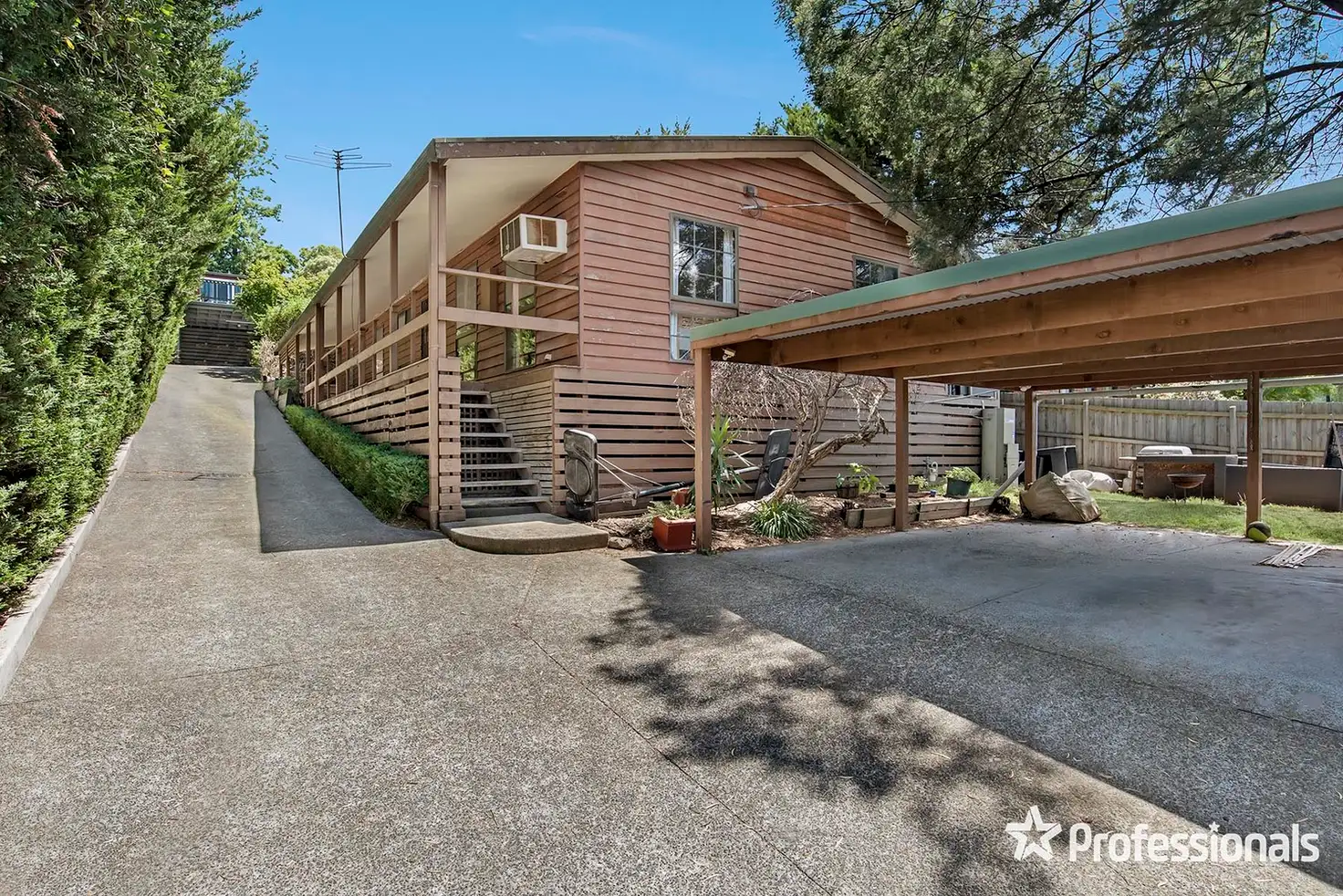 Main view of Homely house listing, 75 Winyard Drive, Mooroolbark VIC 3138