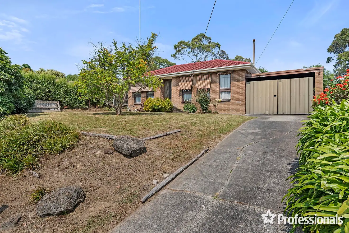 Main view of Homely house listing, 19 Zina Grove, Mooroolbark VIC 3138
