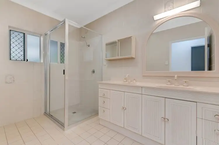 Seventh view of Homely house listing, 10 SEAVIEW Close, Bayview Heights QLD 4868