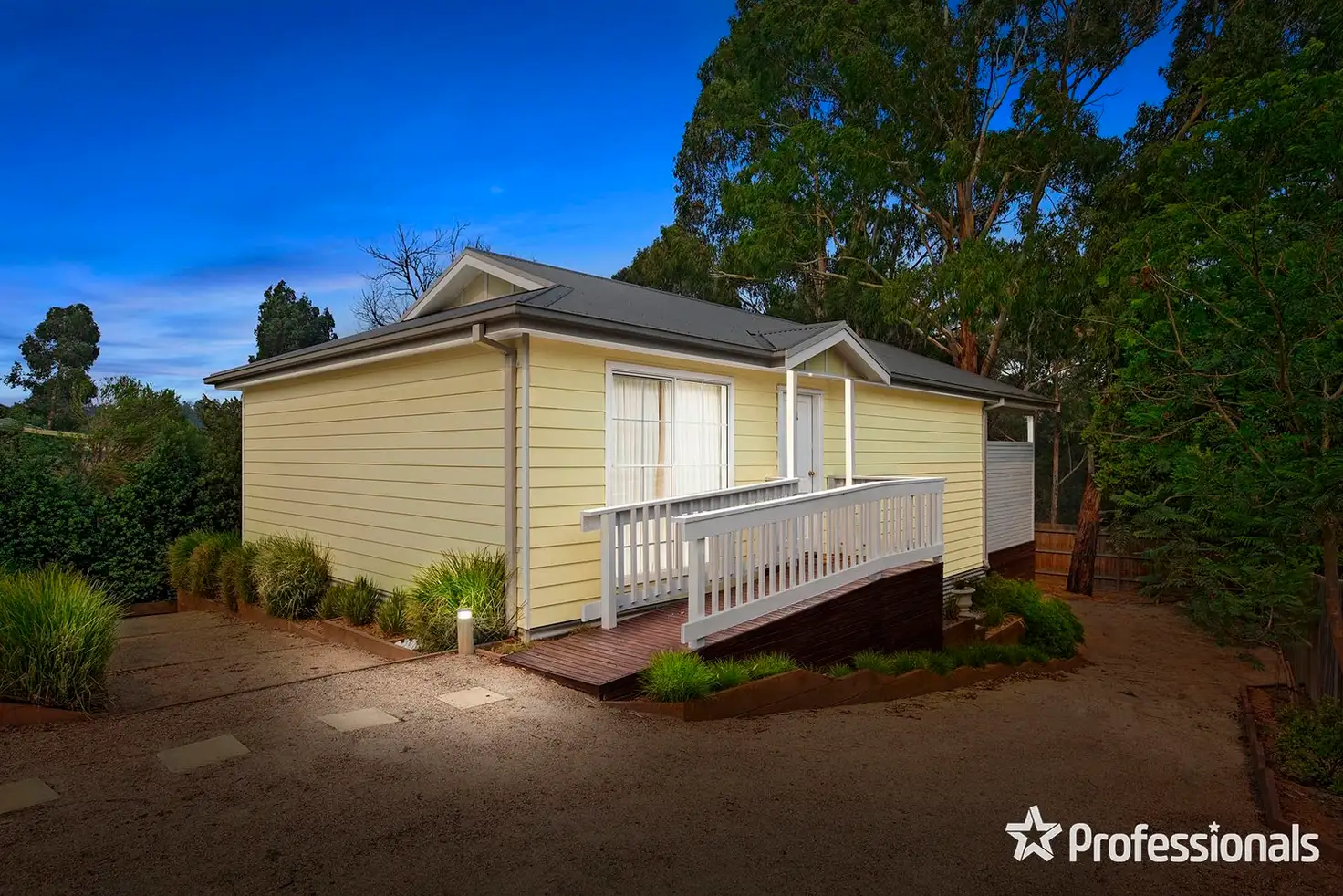 Main view of Homely townhouse listing, 41a Esther Crescent, Mooroolbark VIC 3138