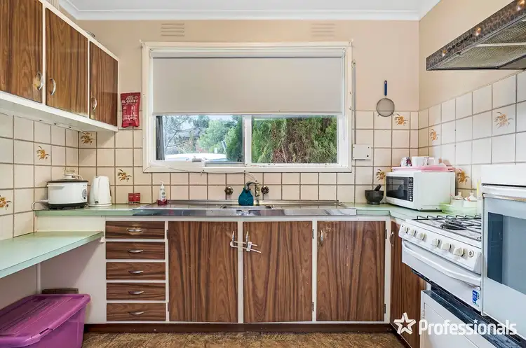Second view of Homely house listing, 32 Winyard Drive, Mooroolbark VIC 3138