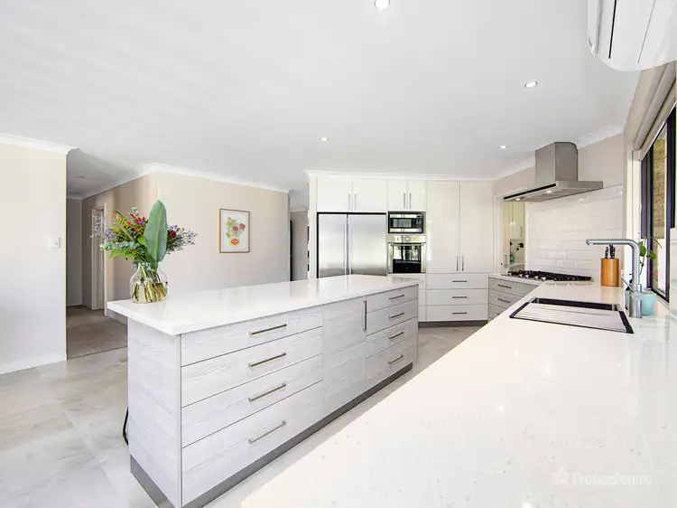 30 Lorikeet Loop, High Wycombe WA 6057