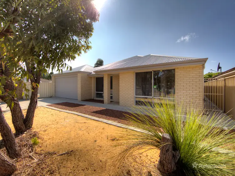 38 Lincoln Road, Forrestfield WA 6058