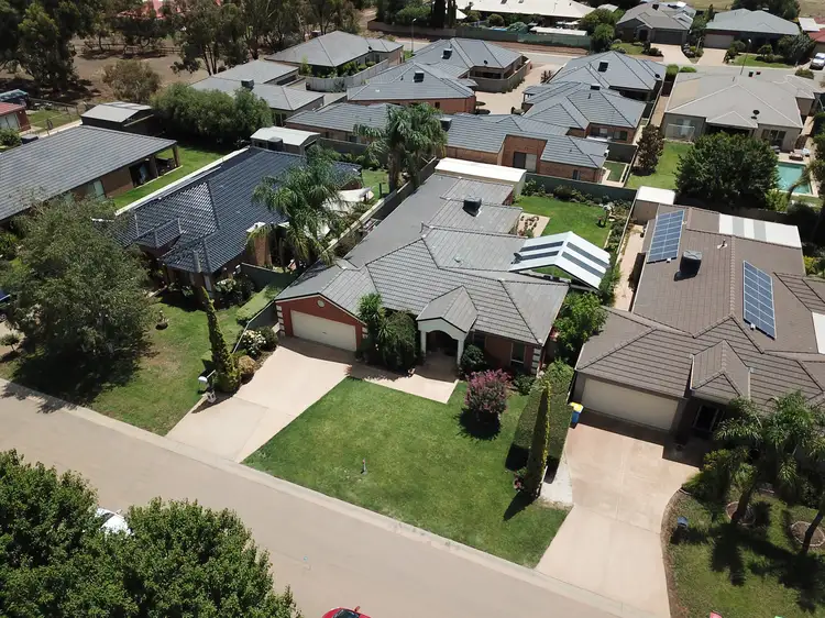 16 Pelican Court