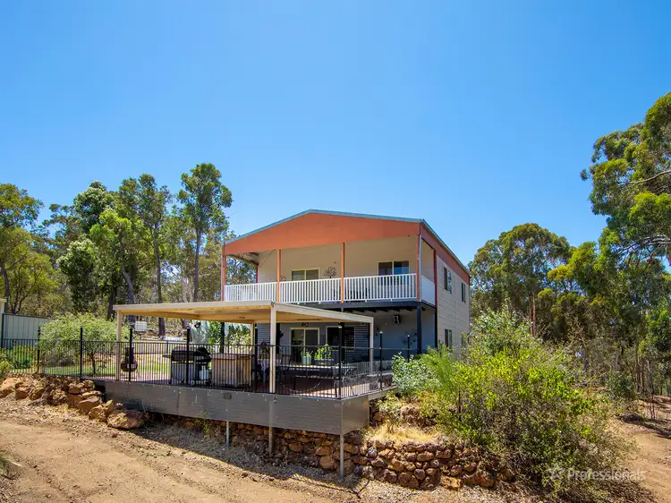 215 Almond Avenue, Bakers Hill WA 6562