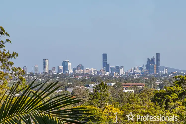 1078 South Pine Road, Everton Hills QLD 4053