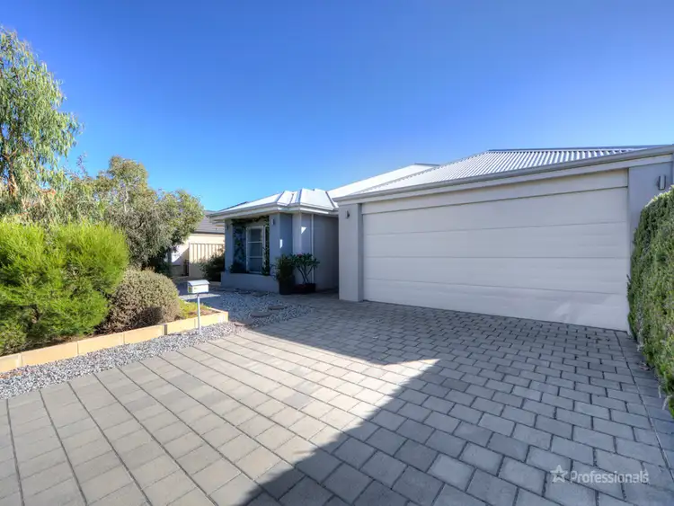 21 Kelang Road, Wattle Grove WA 6107