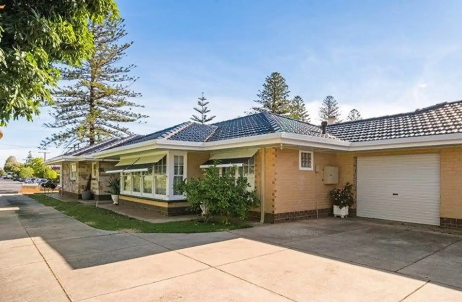 Main view of Homely unit listing, 2/21 Pier Street, Glenelg SA 5045