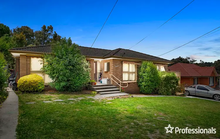 19 Greenville Street, Mooroolbark VIC 3138